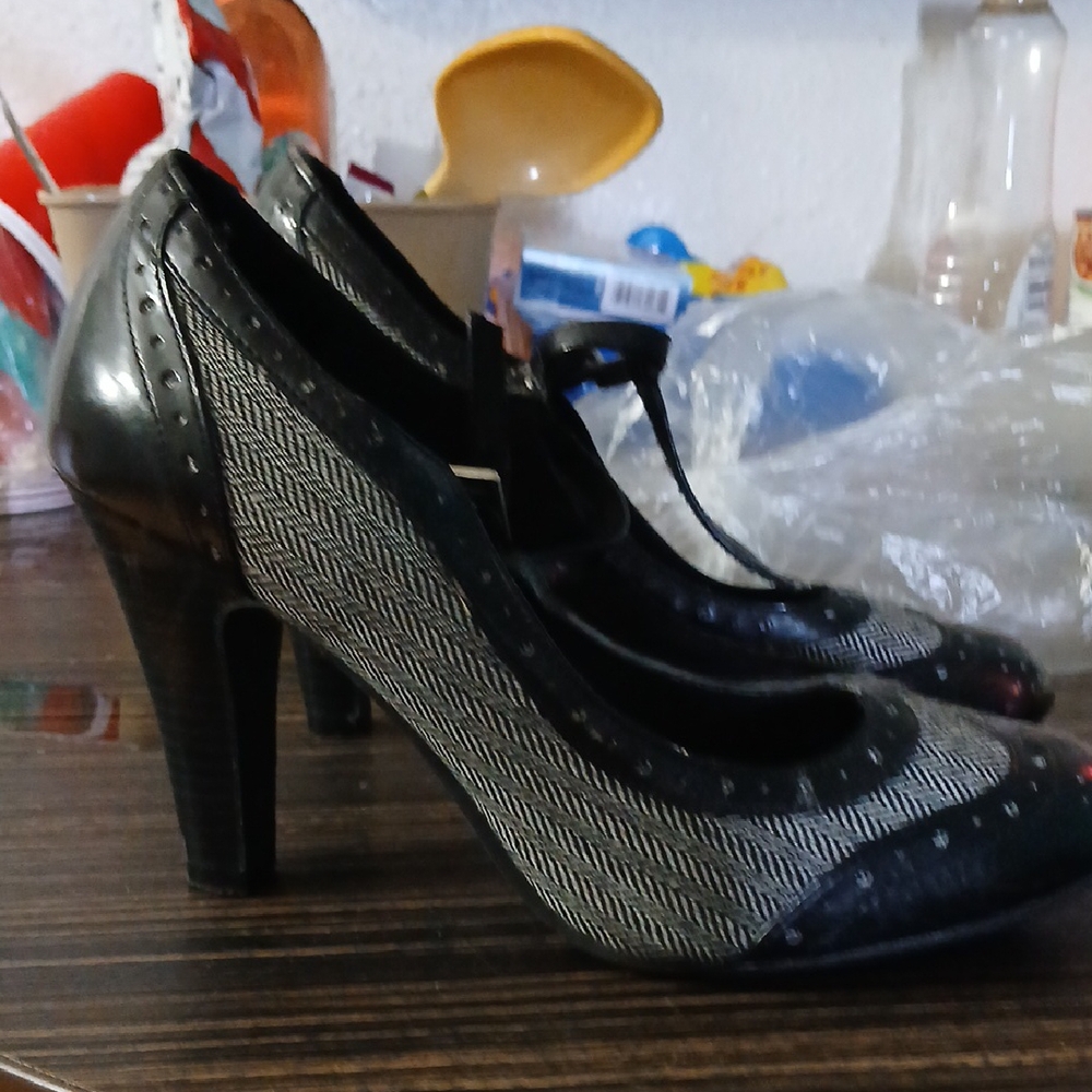 Dexflex Comfort Black and White Platform Shoes